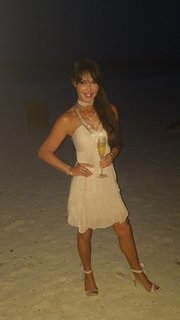 Lizzie Cundy feet photo thumbnail