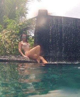 Lizzie Cundy feet photo thumbnail