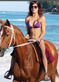 Lizzie Cundy feet photo thumbnail