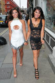 Lizzie Cundy feet photo thumbnail