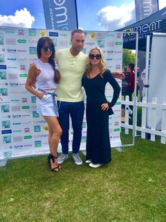 Lizzie Cundy feet photo thumbnail