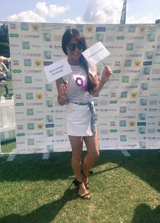 Lizzie Cundy feet photo thumbnail