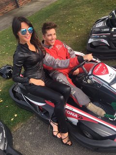 Lizzie Cundy feet photo thumbnail