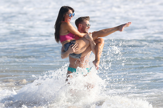 Lizzie Cundy feet photo thumbnail