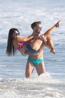 Lizzie Cundy feet photo thumbnail