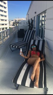 Lizzie Cundy feet photo thumbnail