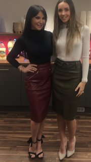 Lizzie Cundy feet photo thumbnail