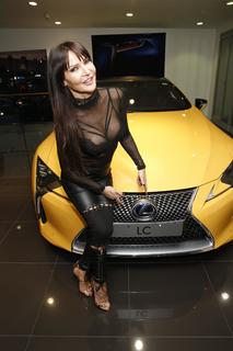 Lizzie Cundy feet photo thumbnail