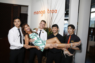 Lizzie Cundy feet photo thumbnail