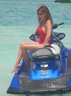Lizzie Cundy feet photo thumbnail