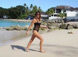 Lizzie Cundy feet photo thumbnail