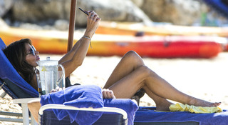 Lizzie Cundy feet photo thumbnail
