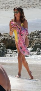 Lizzie Cundy feet photo thumbnail