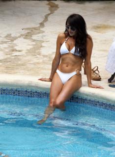 Lizzie Cundy feet photo thumbnail