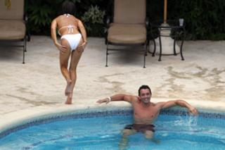 Lizzie Cundy feet photo thumbnail