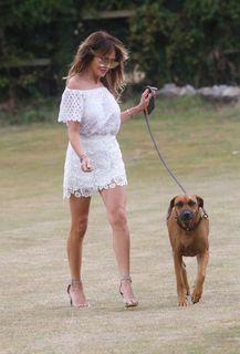 Lizzie Cundy feet photo thumbnail