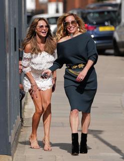 Lizzie Cundy feet photo thumbnail