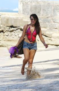 Lizzie Cundy feet photo thumbnail