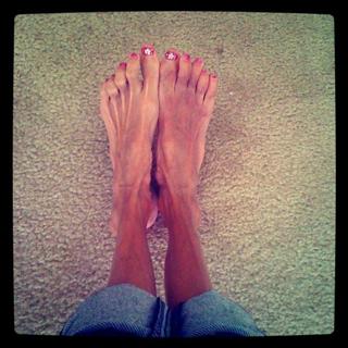 Lizzie Velasquez feet photo 1