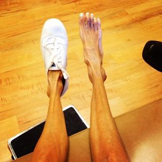 Lizzie Velasquez feet photo 20