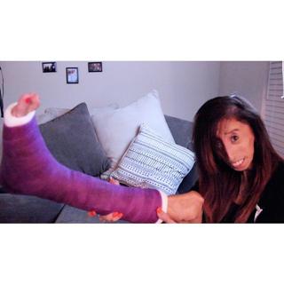 Lizzie Velasquez feet photo 8