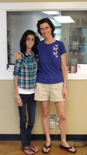 Lizzie Velasquez feet photo 20