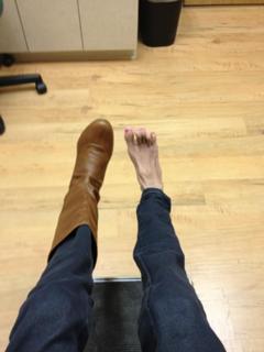 Lizzie Velasquez feet photo 8