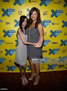 Lizzie Velasquez feet photo 10
