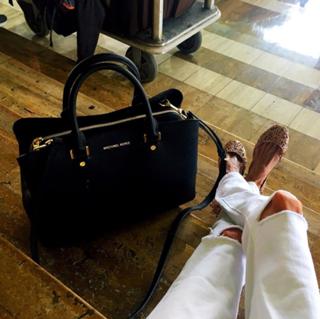 Lizzie Velasquez feet photo 2
