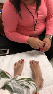 Lizzie Velasquez feet photo 15