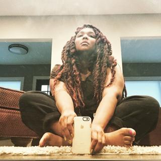 Lizzo feet photo thumbnail