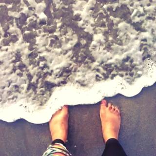 Lizzo feet photo thumbnail