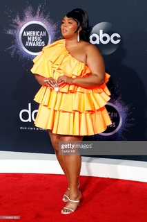 Lizzo feet photo thumbnail