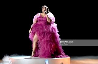 Lizzo feet photo thumbnail