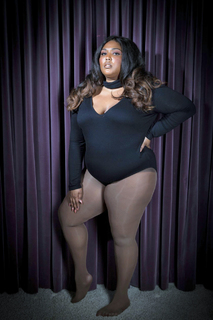 Lizzo feet photo thumbnail