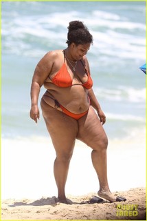 Lizzo feet photo thumbnail