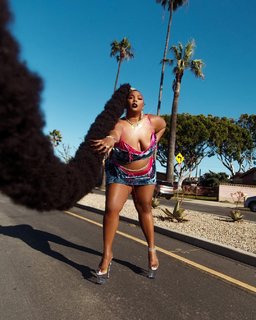 Lizzo feet photo thumbnail