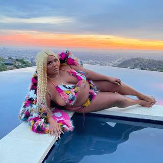 Lizzo feet photo thumbnail