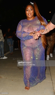 Lizzo feet photo thumbnail