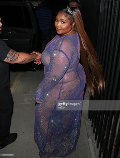 Lizzo feet photo thumbnail