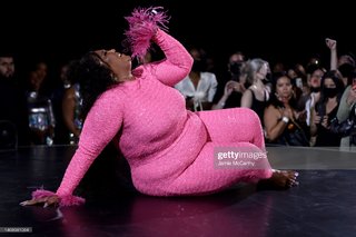 Lizzo feet photo thumbnail