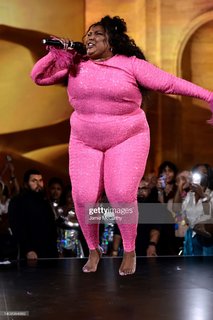 Lizzo feet photo thumbnail