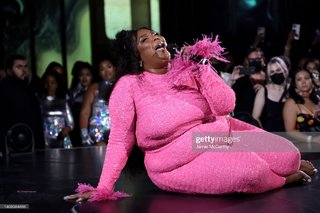 Lizzo feet photo thumbnail