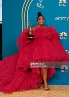 Lizzo feet photo thumbnail