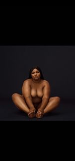 Lizzo feet photo thumbnail