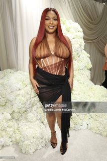 Lizzo feet photo thumbnail