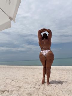 Lizzo feet photo 2