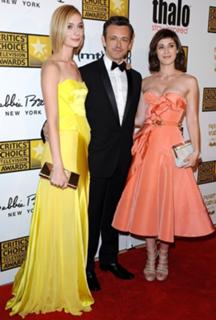 Lizzy Caplan feet photo thumbnail