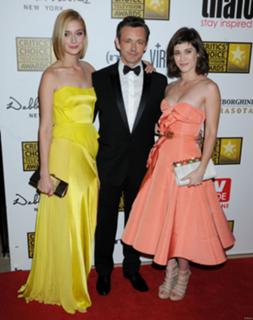 Lizzy Caplan feet photo thumbnail