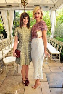 Lizzy Caplan feet photo thumbnail
